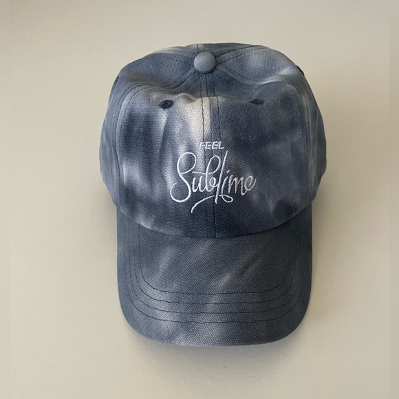 Bundle of Cannabis Branded Merch Accessories- Pin, socks, hat, & more NWOT - Picture 9 of 14